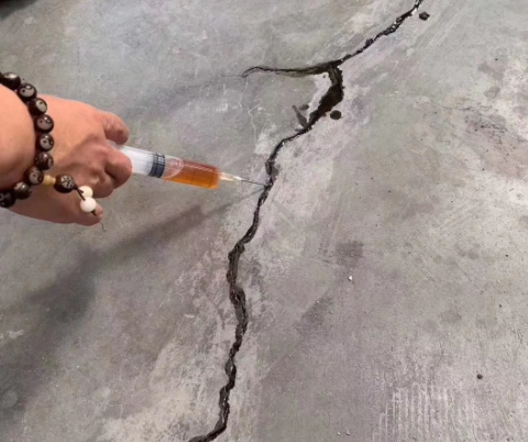 细水乡混凝土裂缝修补技术详解​