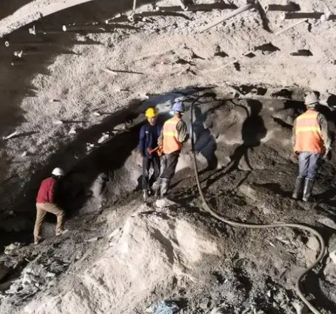 细水乡拱顶带模注浆料的施工流程及注意事项